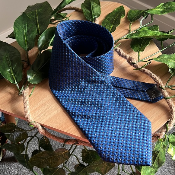 Gucci Silk Tie - Picture 10 of 16
